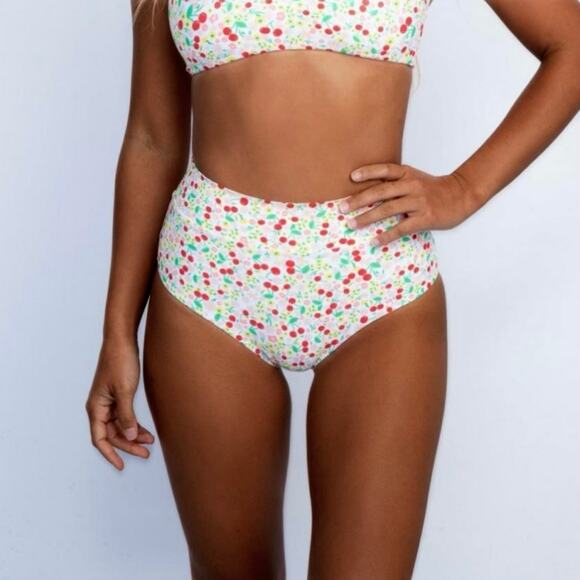 Skatie• Scarlette bikini Bottoms in CARMEL Cherry Print - Picture 4 of 11